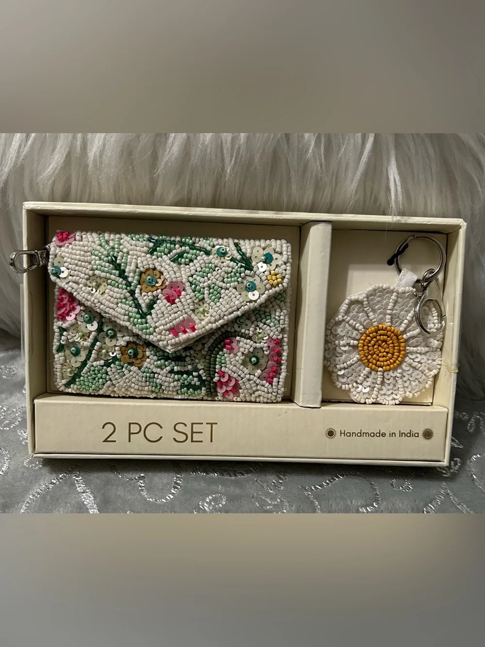 NWT Sol and Mer, 2 pc set White Hand-Embellished Beaded Floral Clutch Coin Purse